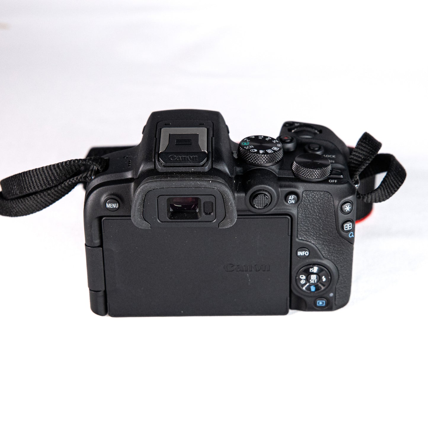 Canon EOS R10 + RF-S 18-45mm F4.5-6.3 IS STM Kit - Usato